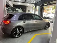 Usado Mercedes A180 109 CV (80 kW) 2019 Gris / plata Berlina