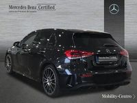 Usado Mercedes A180 AMG line 116 CV (85 kW) 2021 Negro cosmos Utilitario