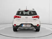 Usado Hyundai i20 90 CV (66 kW) 2017 Blanco Berlina