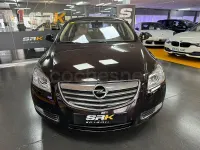 Usado Opel Insignia Cosmo 160 CV (117 kW) 2011 Naranja Berlina