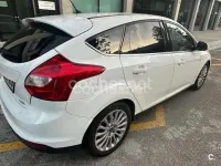 Usado Ford Focus Sport 125 CV (91 kW) 2012 Blanco Berlina