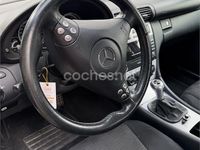 Usado Mercedes C220 Classic 143 CV (105 kW) 2005 Gris / plata Berlina