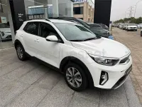 Usado Kia Stonic 100 CV (73 kW) 2025 Blanco SUV
