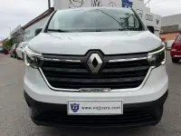 Usado Renault Trafic 110 CV (80 kW) 2023 Blanco Monovolumen