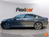 Usado VW Passat R-line 150 CV (110 kW) 2021 Negro Berlina
