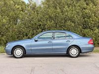 Usado Mercedes E350 Elegance 272 HP (200 kW) 2006 Azul Sedan