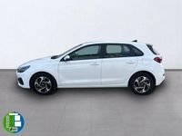 Usado Hyundai i30 100 CV (73 kW) 2024 Blanco Berlina