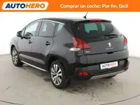 Usado Peugeot 3008 Style 120 CV (88 kW) 2015 Negro Familiar