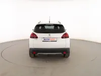 Usado Peugeot 2008 Allure 130 CV (95 kW) 2019 Blanco SUV