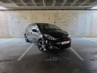 Usado Peugeot 208 GT-line 110 CV (80 kW) 2018 Negro Utilitario