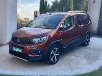 Usado Peugeot Rifter GT 131 CV (96 kW) 2022 Marrón Monovolumen