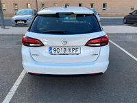 Usado Opel Astra Excellence 150 CV (110 kW) 2018 Blanco Familiar
