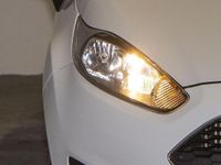 Usado Ford Fiesta Trend 75 CV (55 kW) 2017 Blanco Utilitario