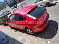 Usado Ford Focus Trend 90 CV (66 kW) 2008 Rojo Berlina
