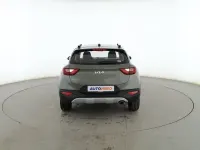 Usado Kia Stonic 84 CV (61 kW) 2022 Verde SUV