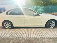 Usado BMW 318 Sport Line 143 CV (105 kW) 2013 Blanco Berlina