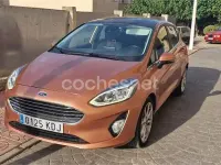 Usado Ford Fiesta Vignale 100 CV (73 kW) 2017 Naranja Utilitario