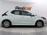 Usado Toyota Yaris Advance 72 CV (52 kW) 2023 Blanco Utilitario