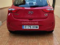 Usado Hyundai i30 90 CV (66 kW) 2014 Rojo Berlina
