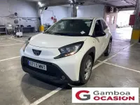 Usado Toyota Aygo X Play 72 CV (52 kW) 2024 Blanco SUV