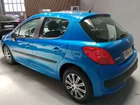 Usado Peugeot 207 90 CV (66 kW) 2007 Negro Berlina