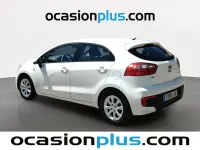 Usado Kia Rio 84 CV (61 kW) 2015 Blanco Utilitario