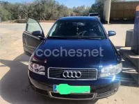 Usado Audi A4 130 CV (95 kW) 2003 Azul Berlina