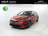 Usado Kia Ceed 101 CV (74 kW) 2024 Verde Utilitario