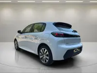 Usado Peugeot 208 Active 100 CV (73 kW) 2020 Blanco Utilitario