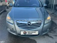 Usado Opel Insignia Essentia 130 CV (95 kW) 2010 Gris / plata Berlina