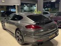 Usado Porsche Panamera 440 CV (323 kW) 2015 Gris / plata Utilitario