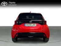 Usado Toyota Yaris Style 116 CV (85 kW) 2022 Rojo Utilitario