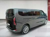 Usado Ford Tourneo Titanium X 160 kW (218 CV) 2025 Gris Monovolumen