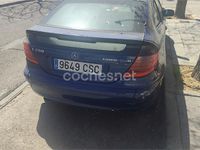 Usado Mercedes C200 163 CV (119 kW) 2002 Azul Berlina