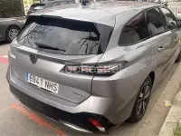 Usado Peugeot 308 SW Allure 180 CV (132 kW) 2022 Gris / plata Familiar
