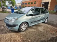 Usado Citroën Xsara Picasso 90 CV (66 kW) 2004 Azul Monovolumen