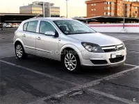 Usado Opel Astra Enjoy 100 CV (73 kW) 2006 Gris / plata Familiar