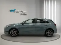 Usado Kia Ceed 136 CV (100 kW) 2023 Azul Utilitario