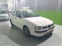 Usado Seat Cordoba Stella 68 CV (50 kW) 2002 Blanco Berlina