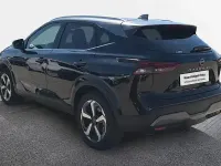Usado Nissan Qashqai N-Connecta 140 CV (102 kW) 2022 Midnight black con techo skyli SUV