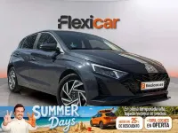 Usado Hyundai i20 101 CV (74 kW) 2025 Gris Utilitario