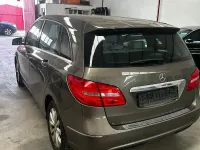 Usado Mercedes B180 122 CV (89 kW) 2012 Marrón Utilitario