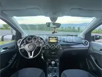 Usado Mercedes B180 109 CV (80 kW) 2012 Gris / plata Utilitario
