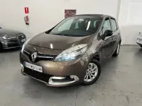 Usado Renault Scénic LIMITED 110 CV (80 kW) 2015 Marrón Monovolumen