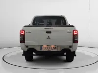 Usado Mitsubishi L200 150 CV (110 kW) 2021 Blanco Pickup/Camioneta