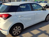 Usado Hyundai i20 90 CV (66 kW) 2017 Blanco Berlina