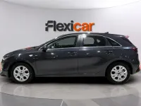 Usado Kia Ceed 136 CV (100 kW) 2023 Gris Utilitario