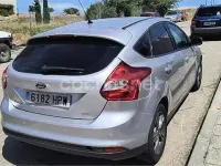 Usado Ford Focus Trend 125 CV (91 kW) 2013 Gris / plata Berlina