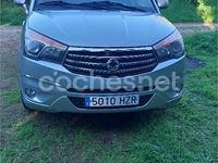 Usado Ssangyong (KGM) Rodius 155 CV (114 kW) 2014 Gris / plata Monovolumen