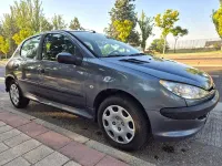 Usado Peugeot 206 70 CV (51 kW) 2006 Gris / plata Berlina